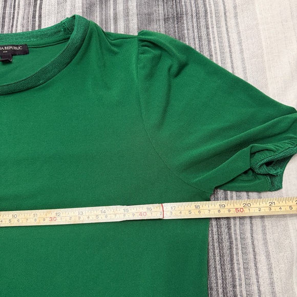 Banana Republic Women's Green Short Sleeve Top Size Small - Picture 9 of 9